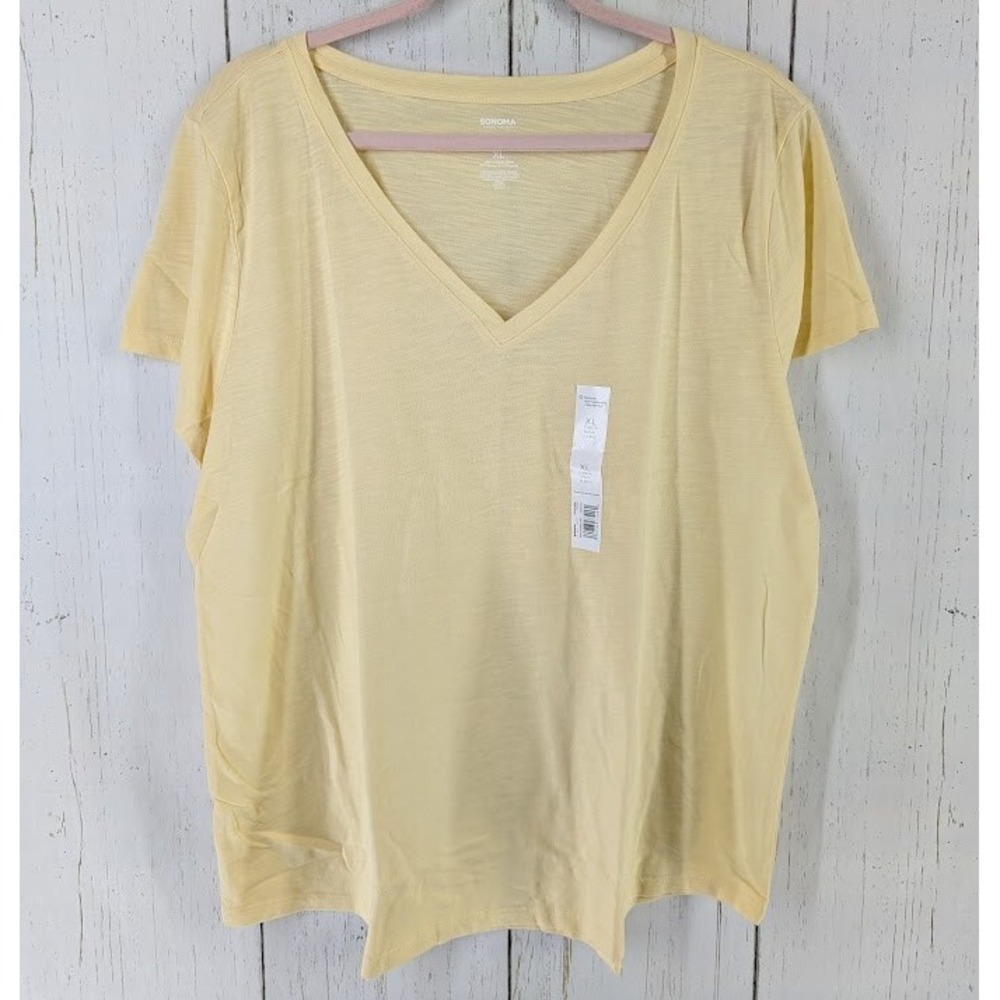 Sonoma Size XL The Everday Tee Light Yellow Womens Short Sleeve V Neck Top‎ NWT